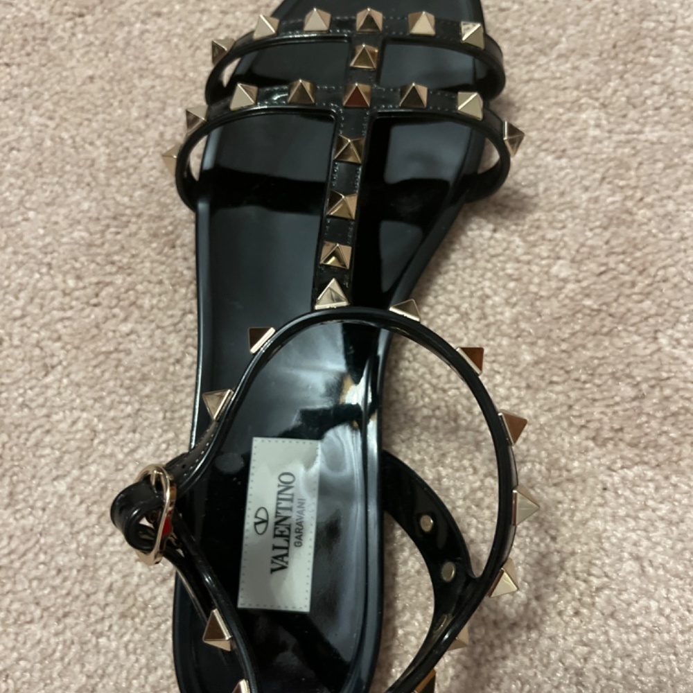 Sandals - Picture 5 of 8